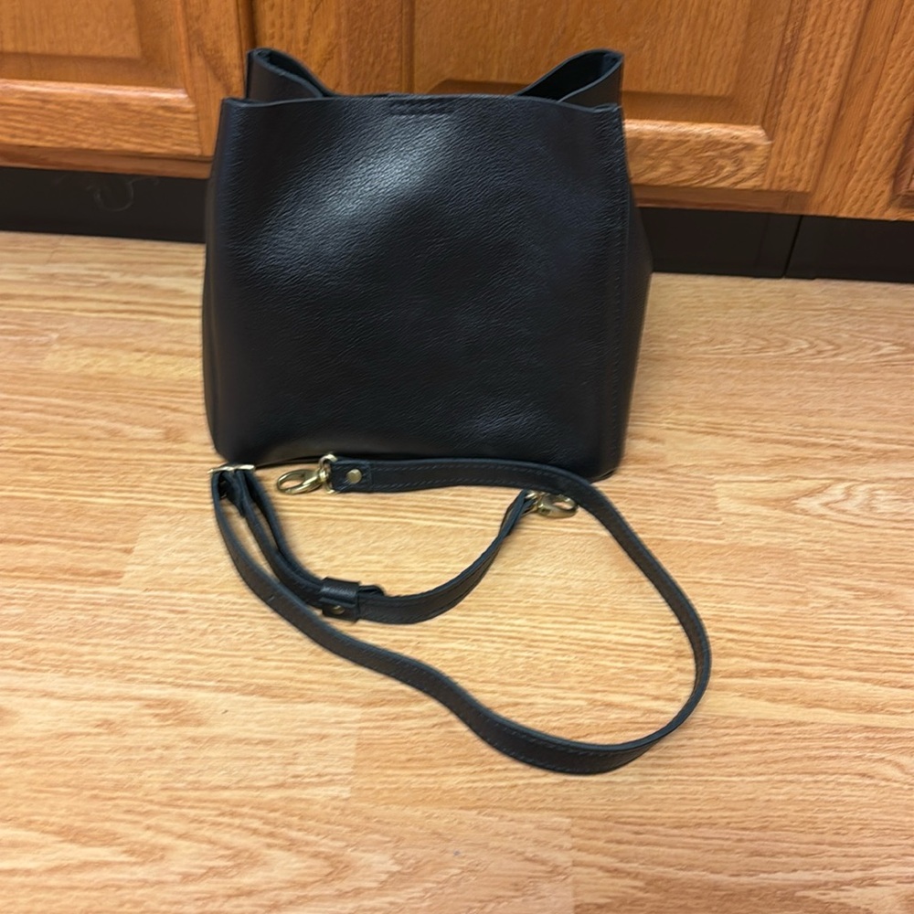 Portland leather goods butterfly bucket black